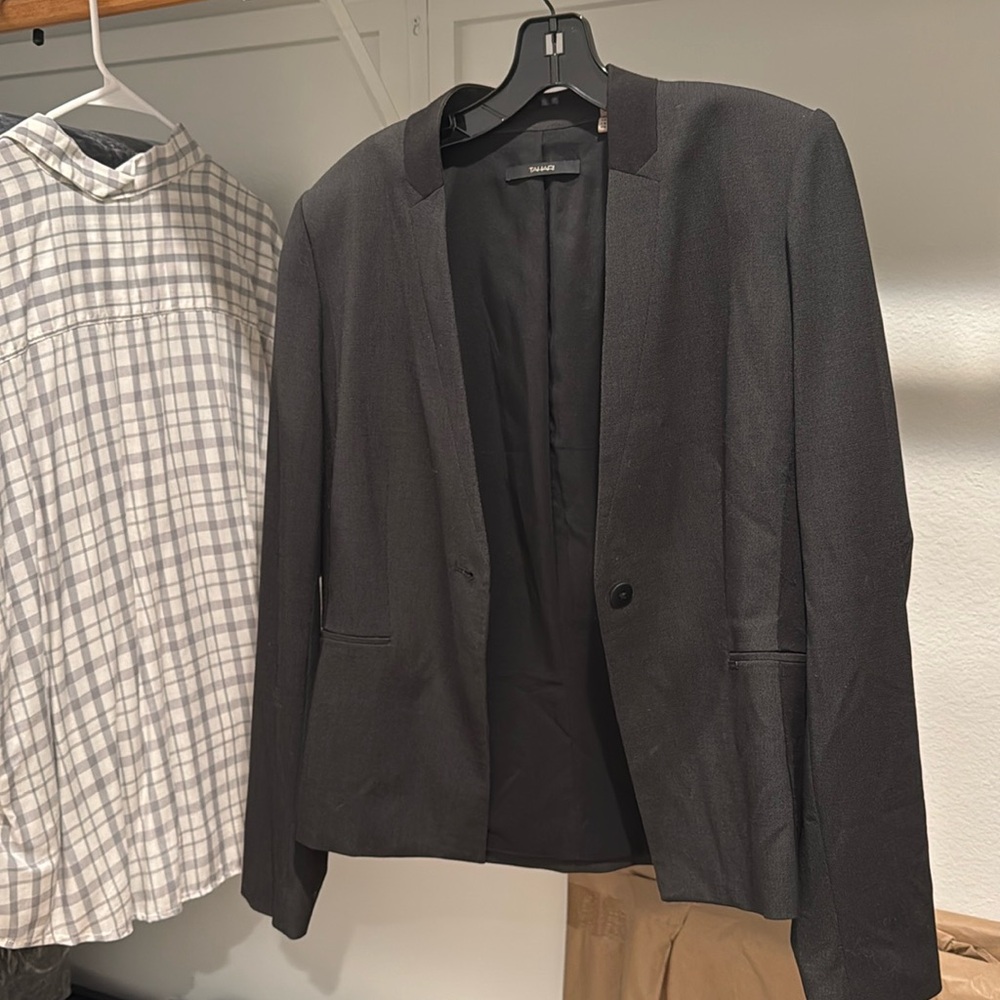 Tahari Blazer